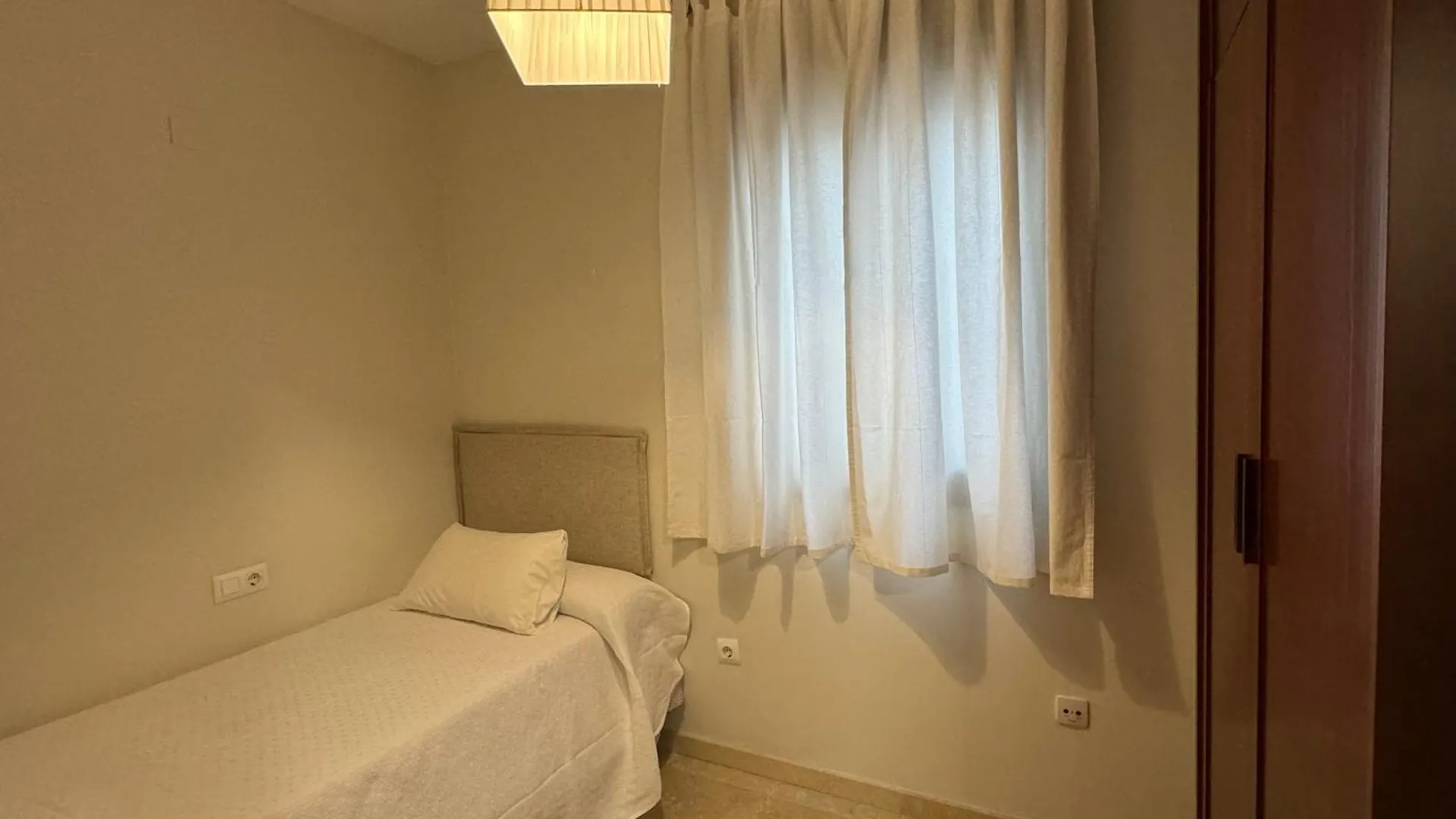 Apartamento Centrico Con Terraza Y Parking Gratuito Córdoba 0*,  España